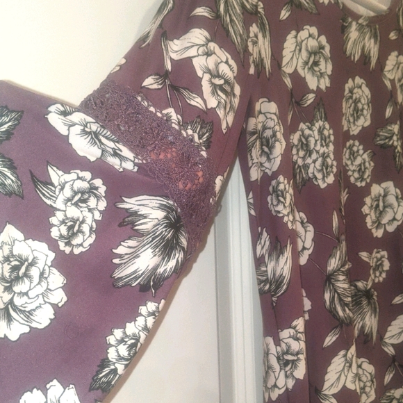 Floral long sleeve swing dress - Picture 3 of 6